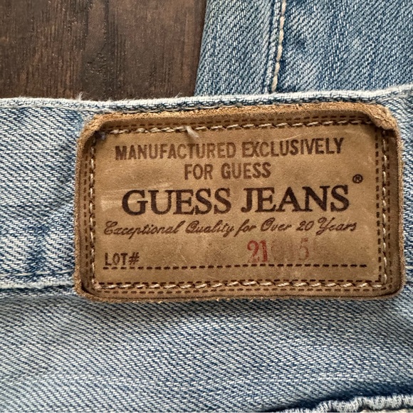Guess 32x30 “The Cliff” Boot Cut Jeans - Picture 3 of 9